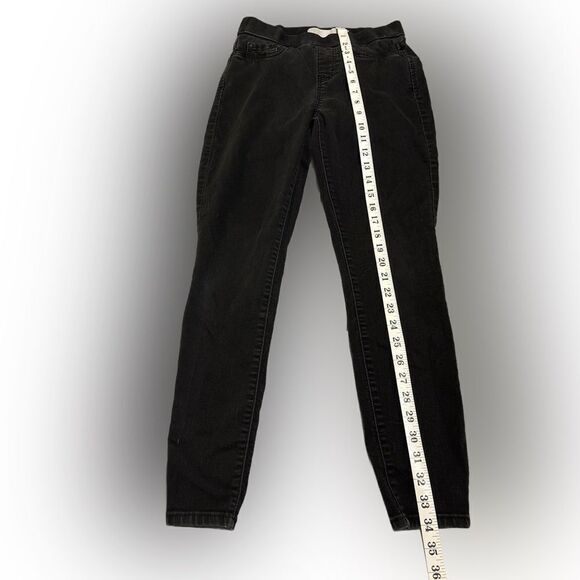 Signature Levi’s Pull-On Skinny Jeans - Picture 4 of 8